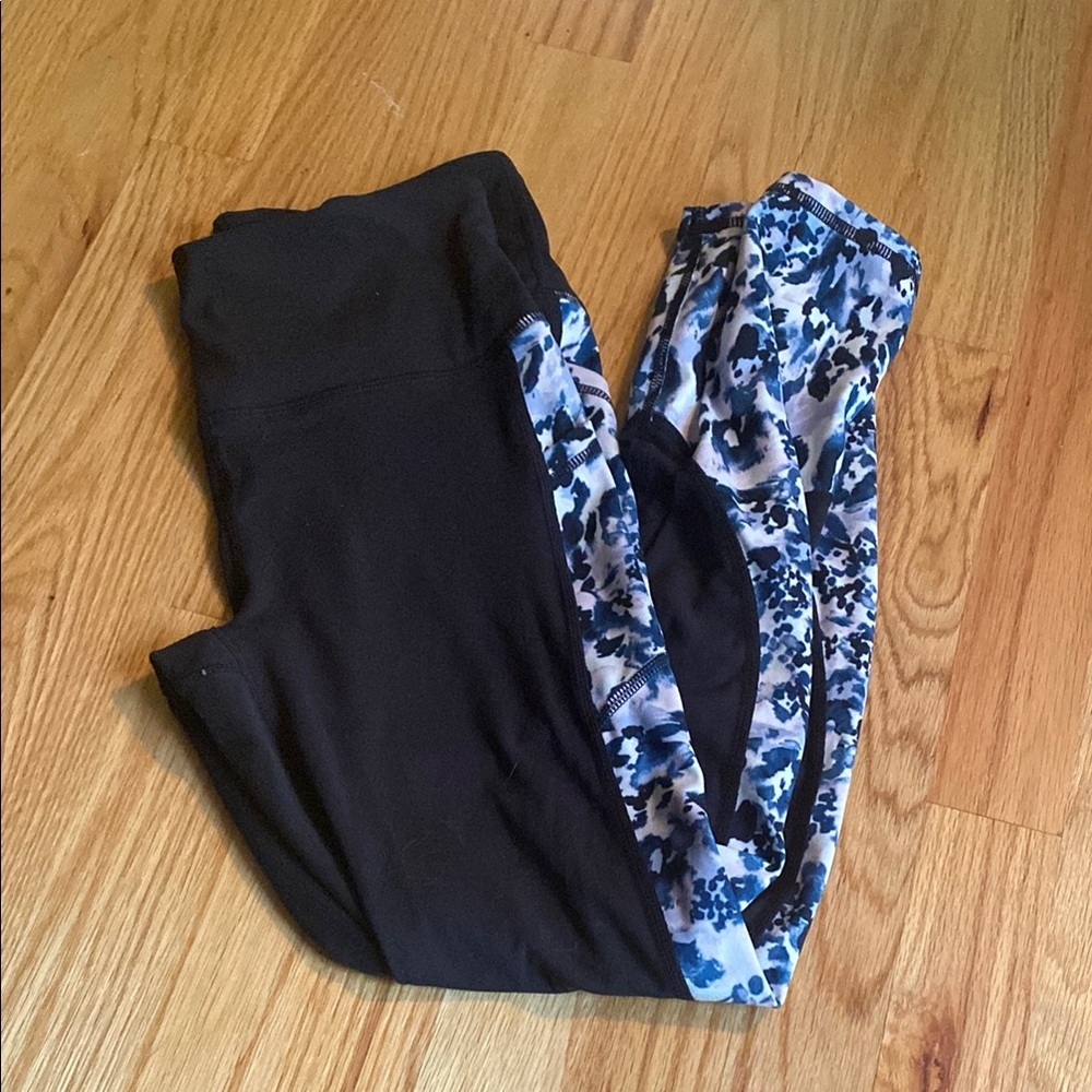 GAIAM Black and Blue Leggings with Stretchy Fit